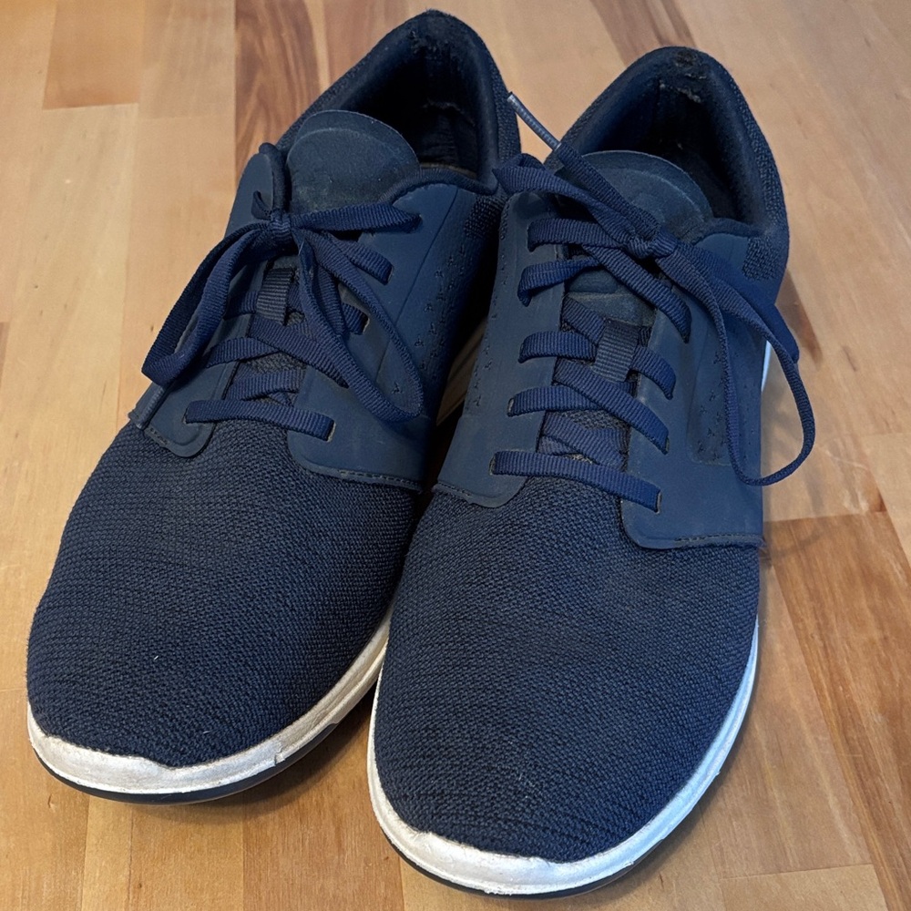 Cuater spikeless golf shoes EUC